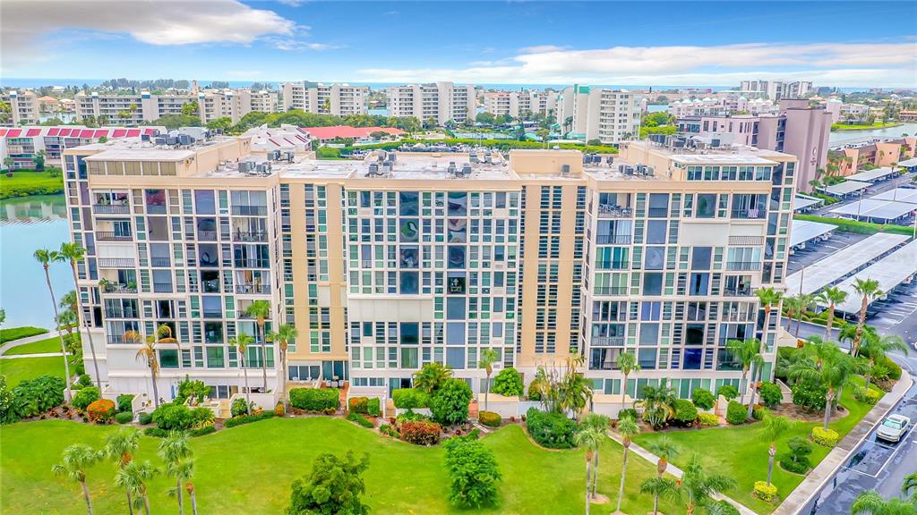 7400 SUN ISLAND DR S #812