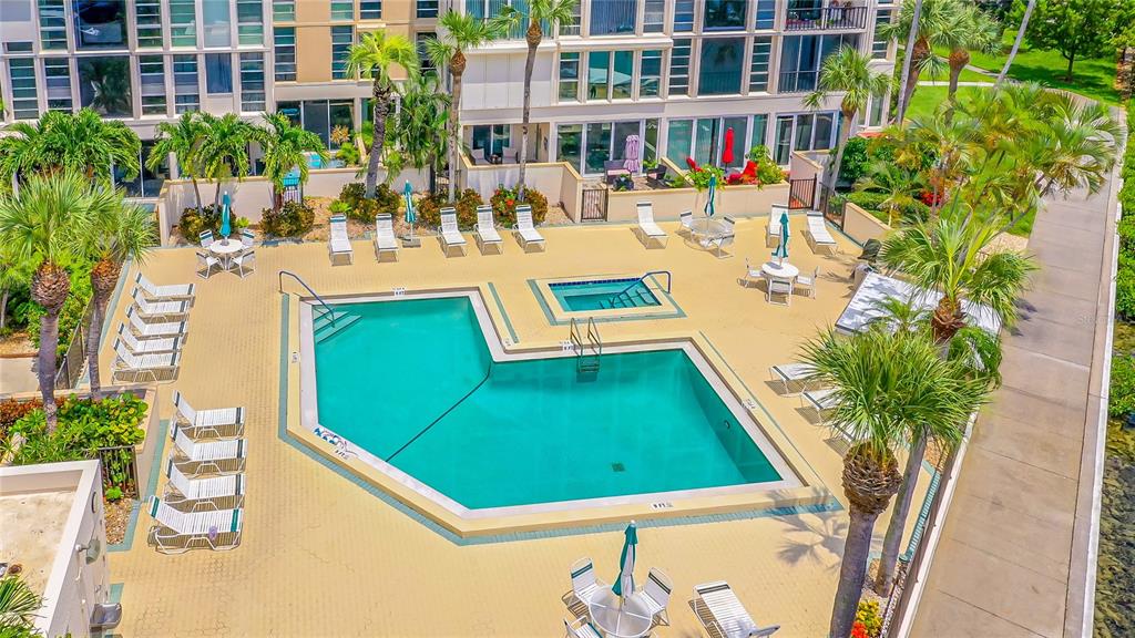 7400 SUN ISLAND DR S #812