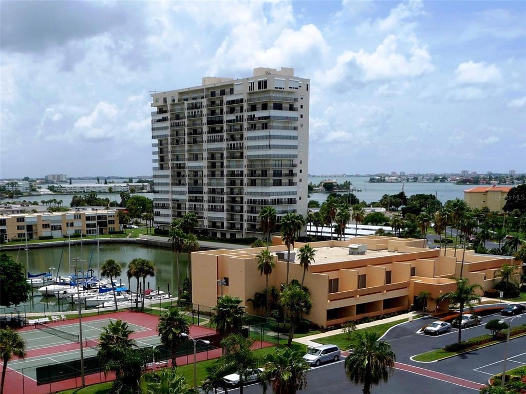 7400 SUN ISLAND DR S #812