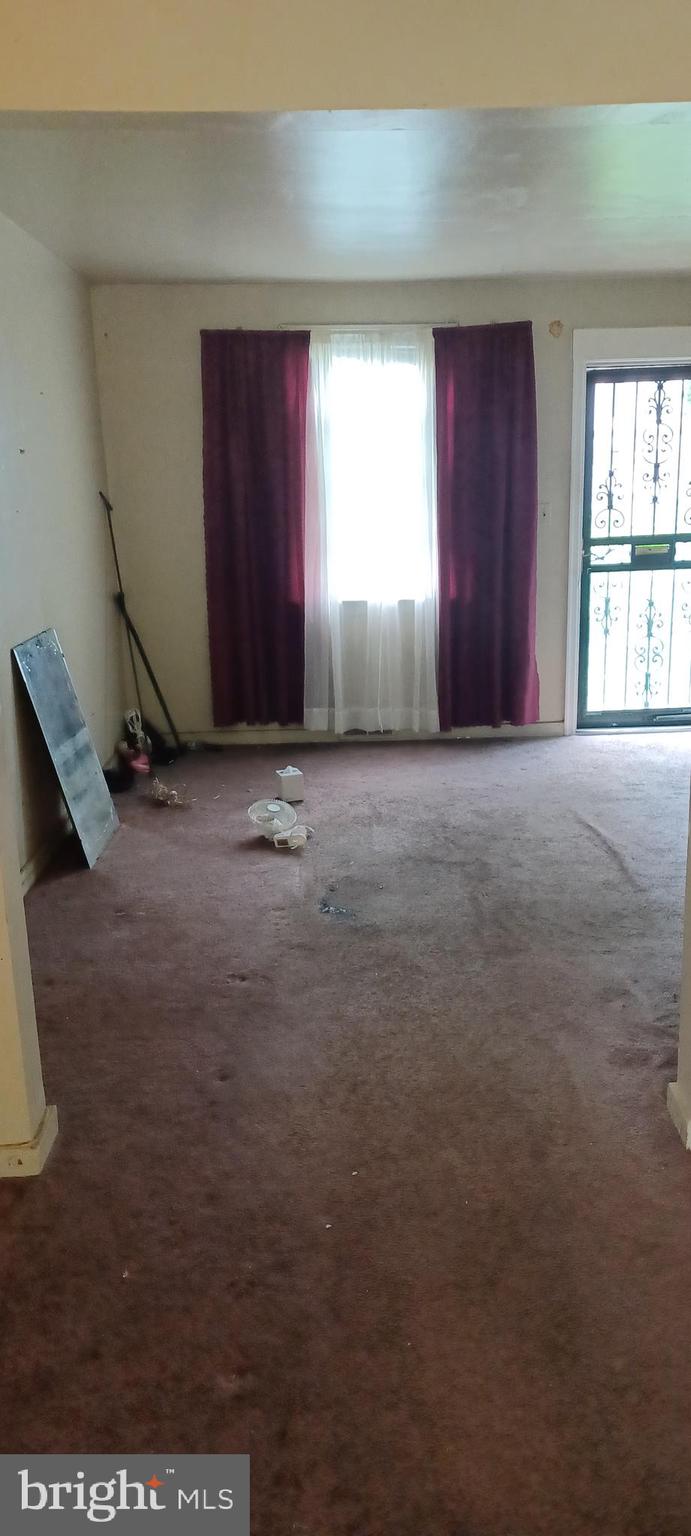 5805 Dix street NE. NE DIX NE