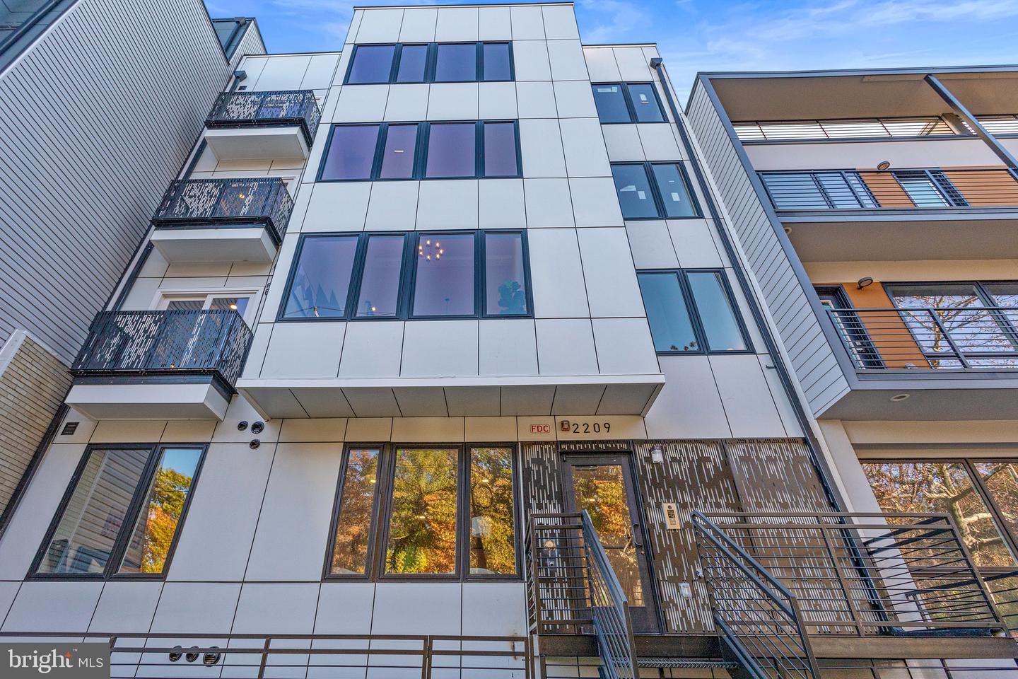 2209 M St NE #1