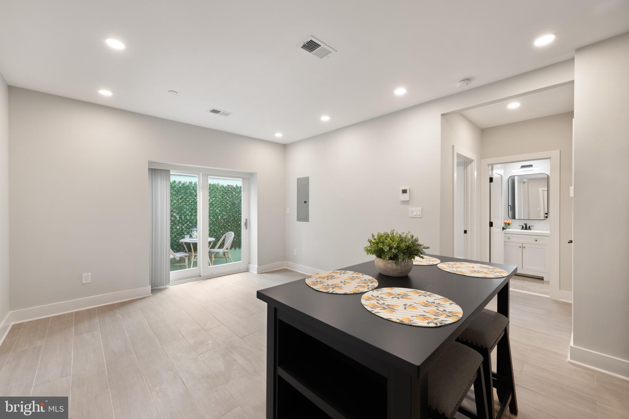 2209 M ST NE #1