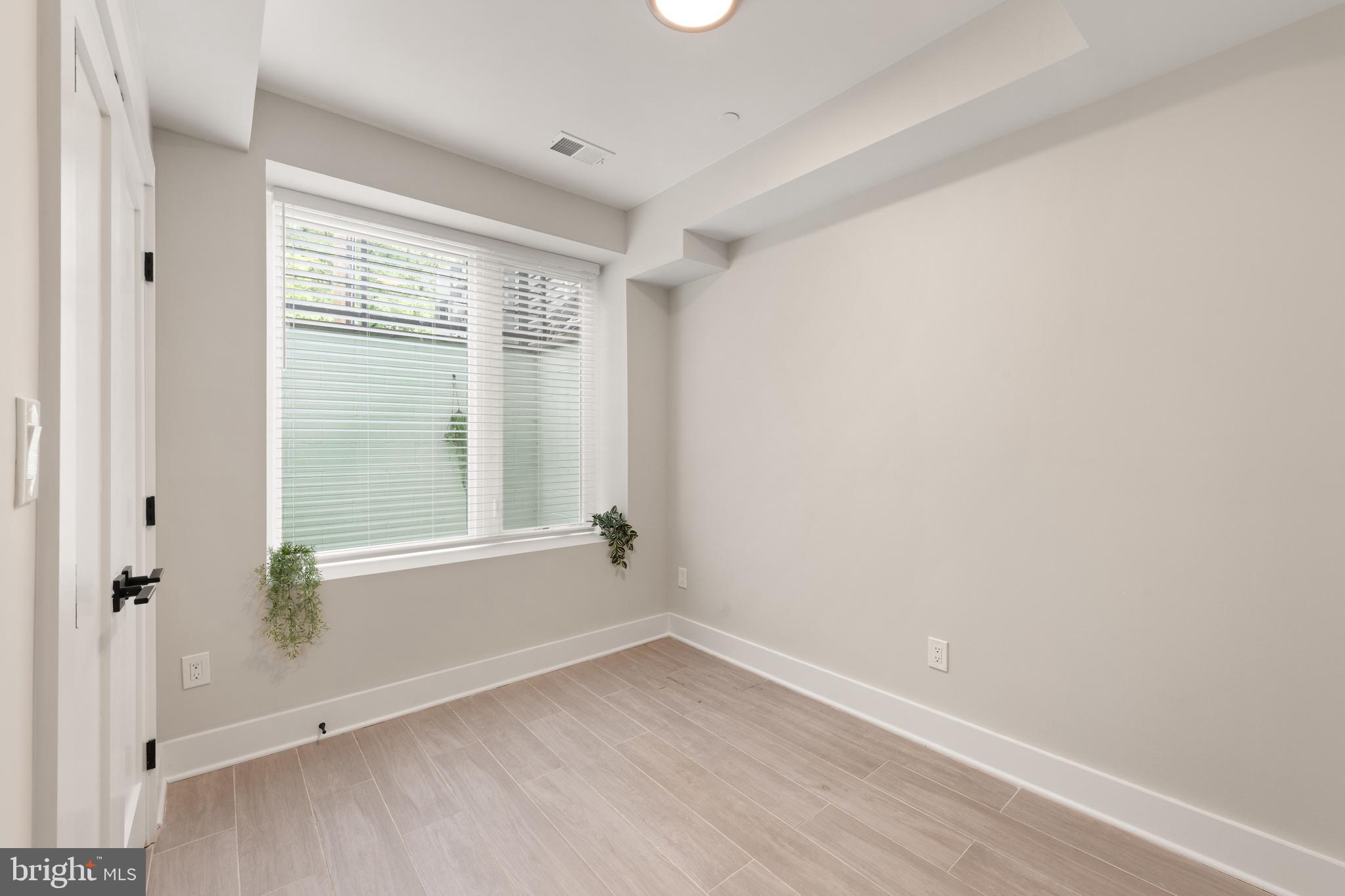 2209 M ST NE #1