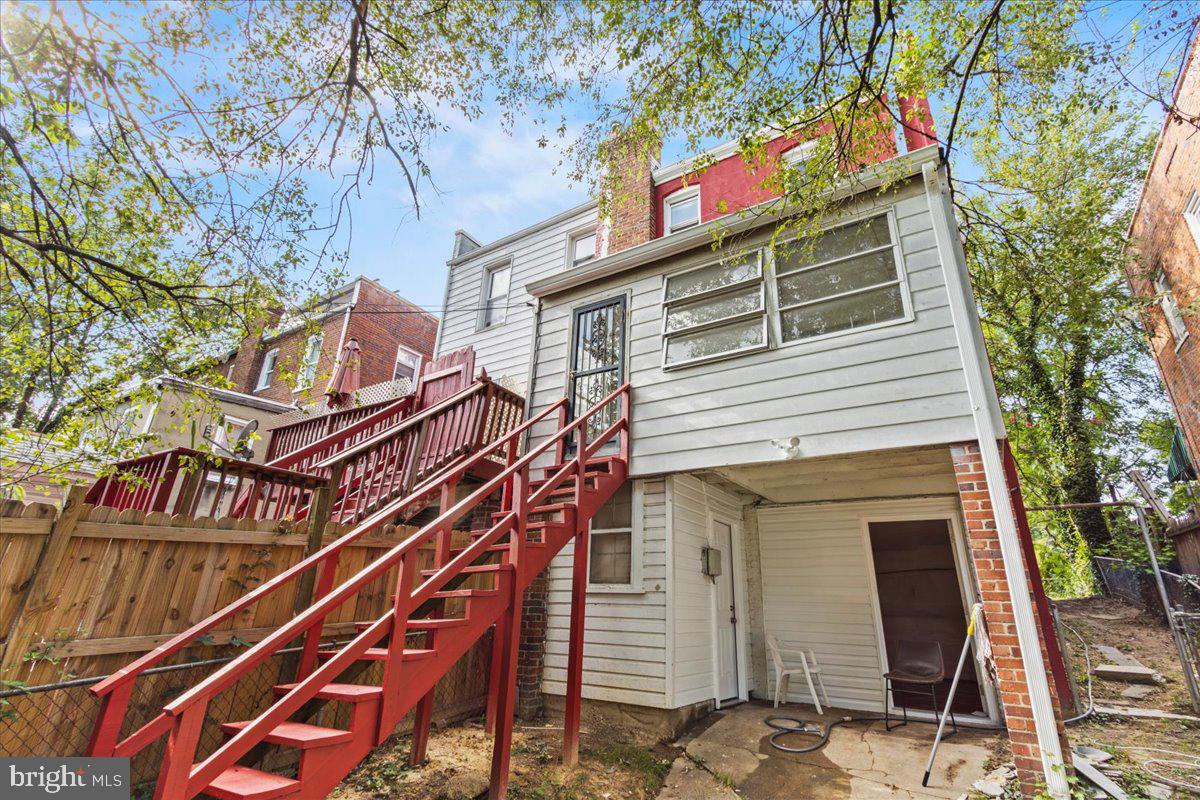 600 Tuckerman St NW