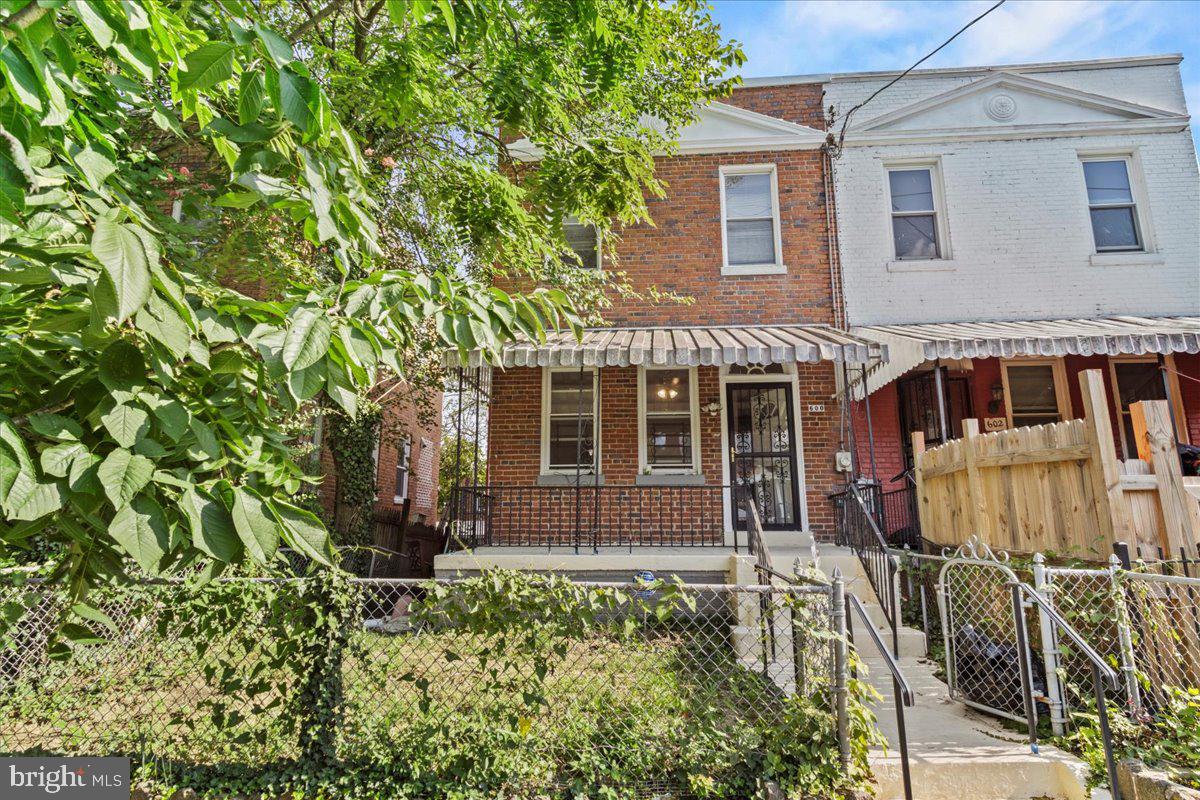 600 Tuckerman St NW