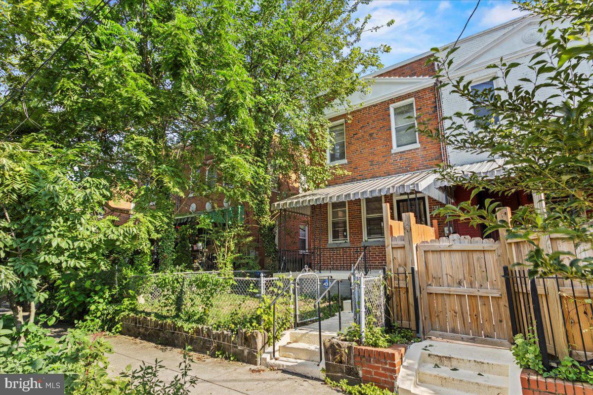 600 Tuckerman St NW