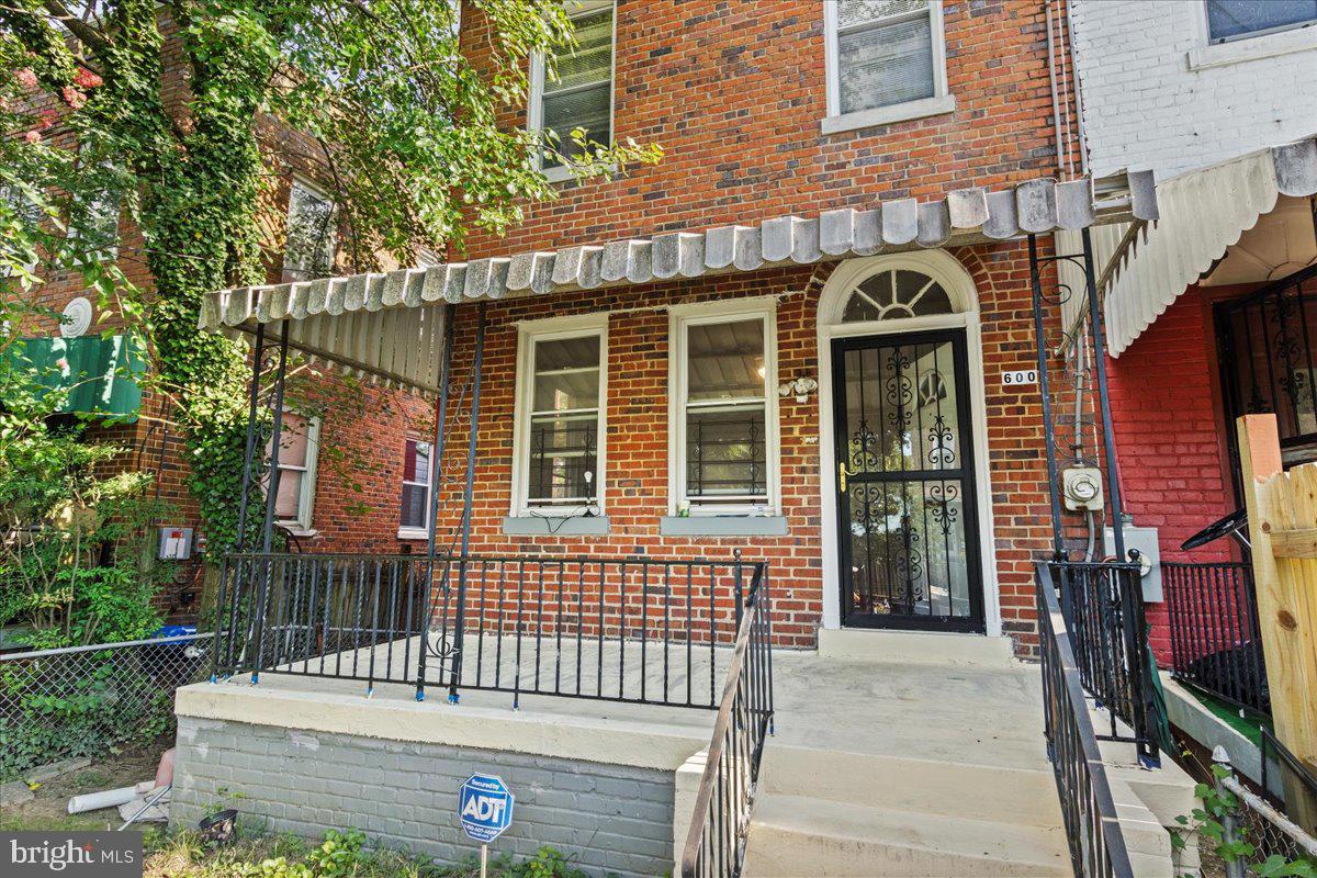 600 Tuckerman St NW