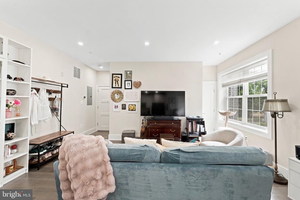16 17TH STREET NE Unit: 113