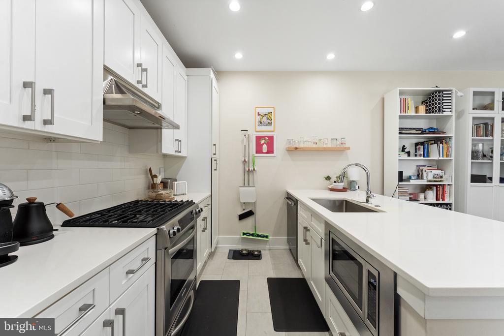 16 17TH STREET NE Unit: 113