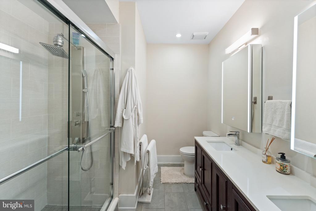 16 17TH STREET NE Unit: 113