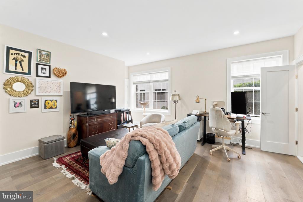 16 17TH STREET NE Unit: 113