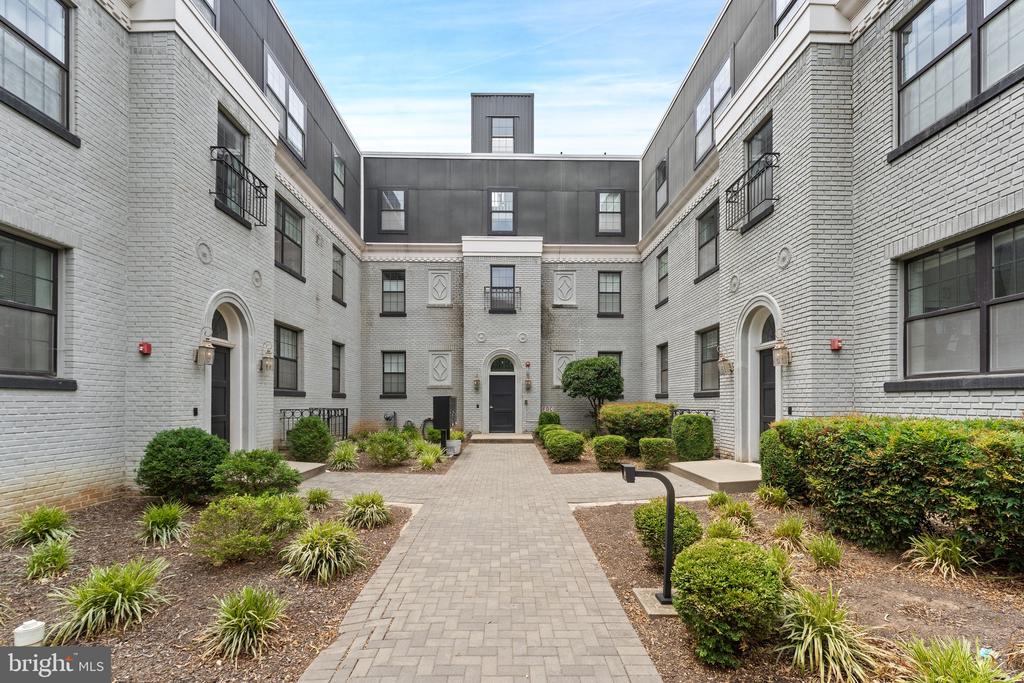 16 17TH STREET NE Unit: 113
