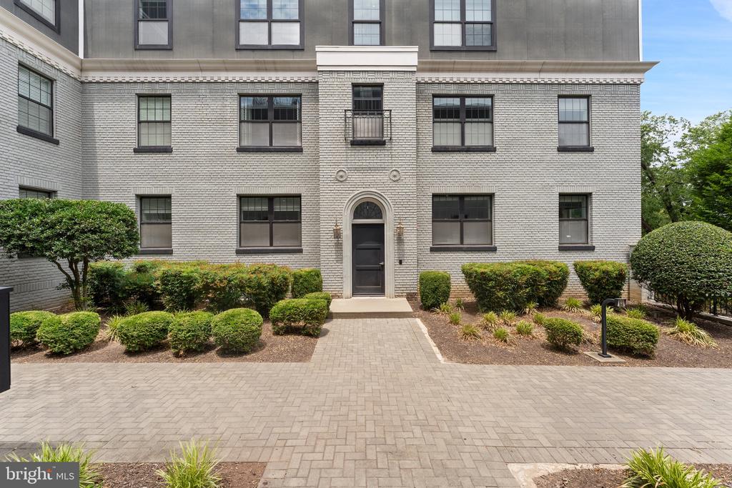 16 17TH STREET NE Unit: 113