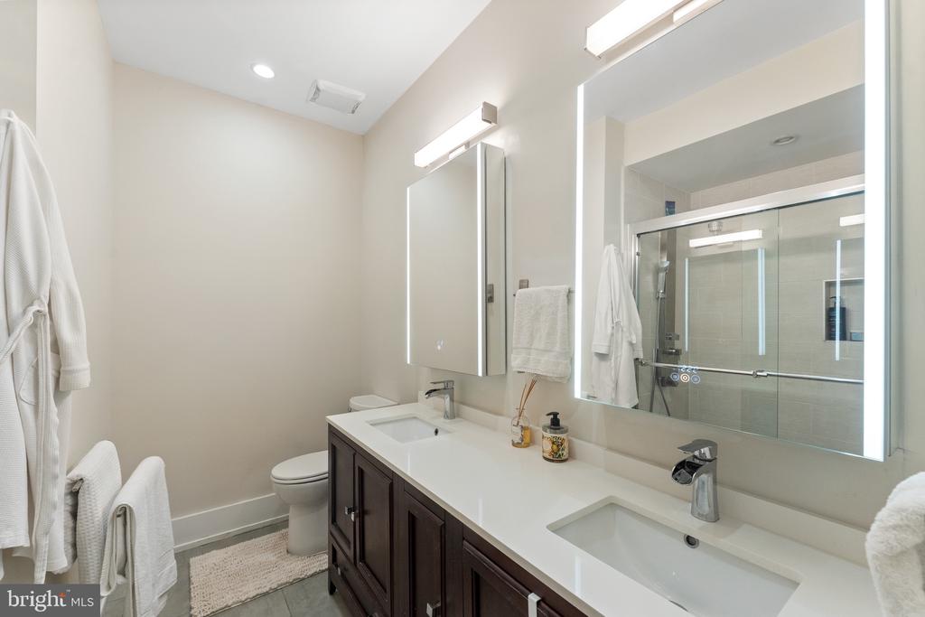 16 17TH STREET NE Unit: 113