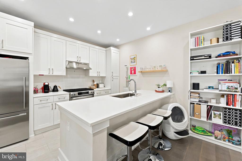 16 17TH STREET NE Unit: 113