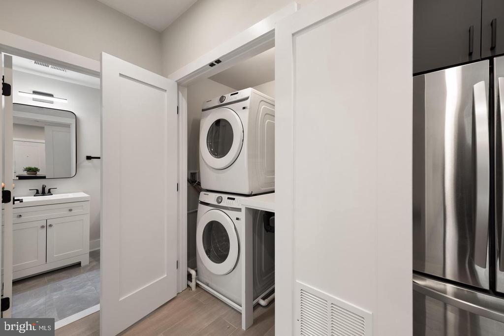 2209 M STREET NE Unit: 1