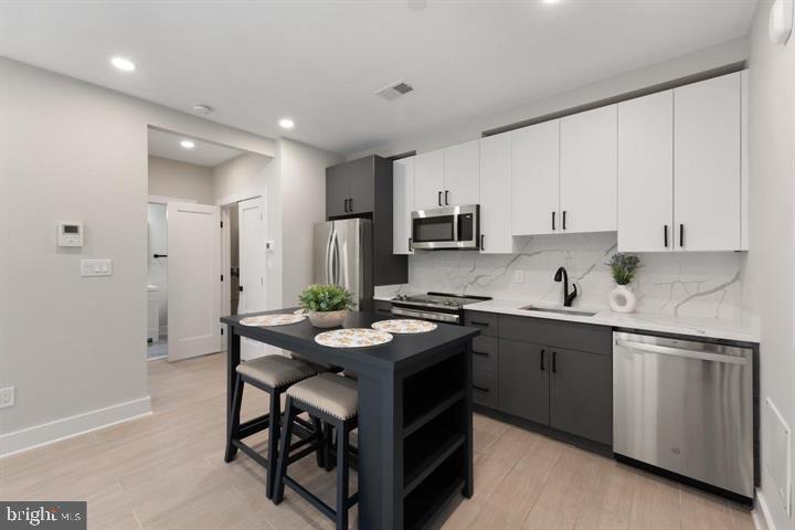 2209 M STREET NE Unit: 1