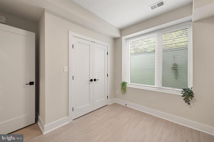 2209 M STREET NE Unit: 1