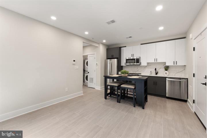2209 M STREET NE Unit: 1
