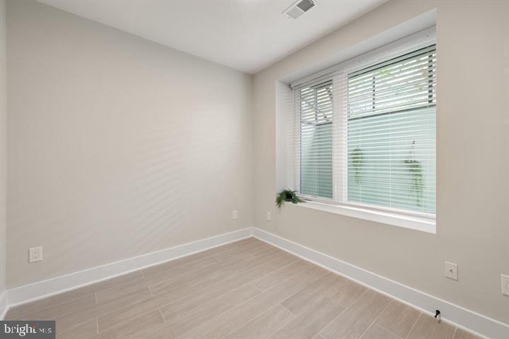 2209 M STREET NE Unit: 1
