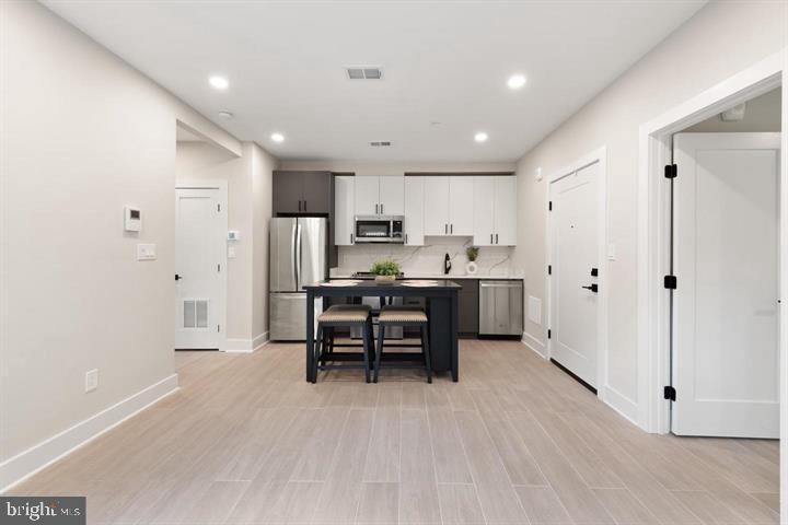 2209 M STREET NE Unit: 1