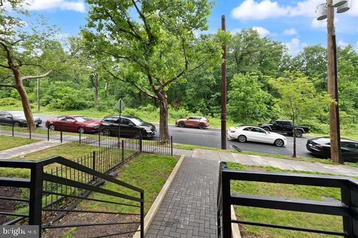 2209 M STREET NE Unit: 1