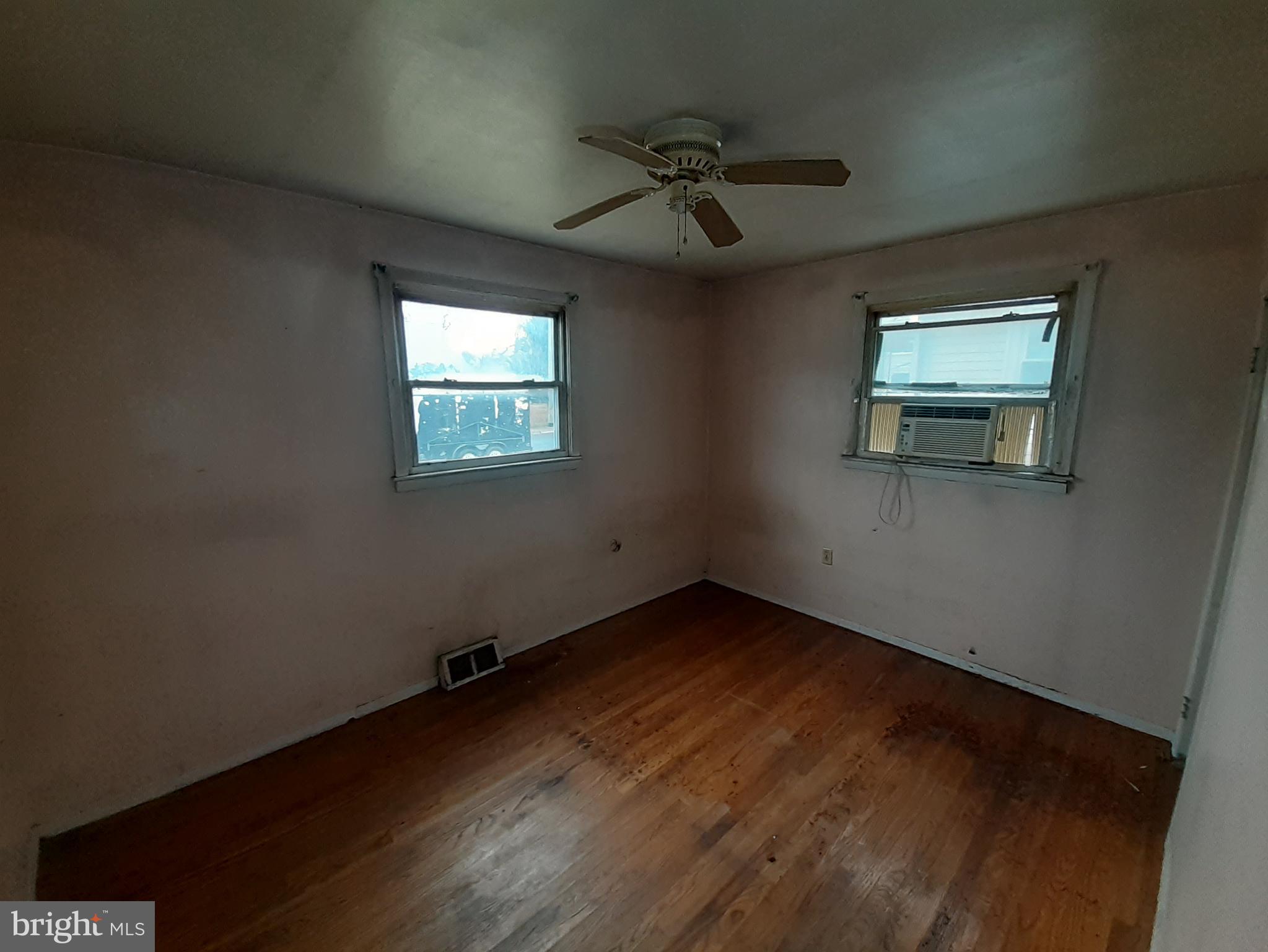 24 Eleanor AVENUE
