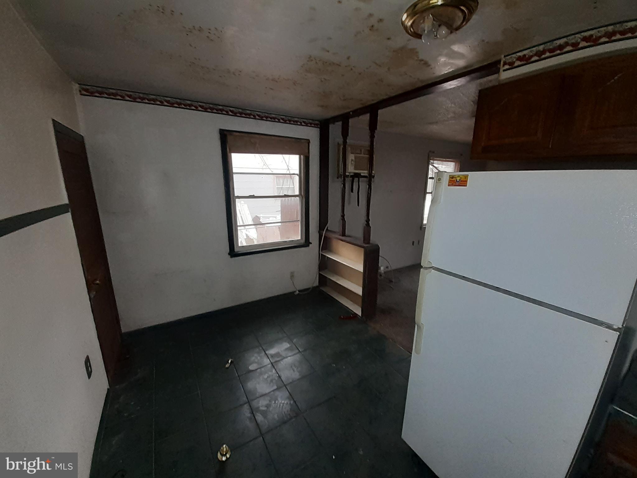 24 Eleanor AVENUE