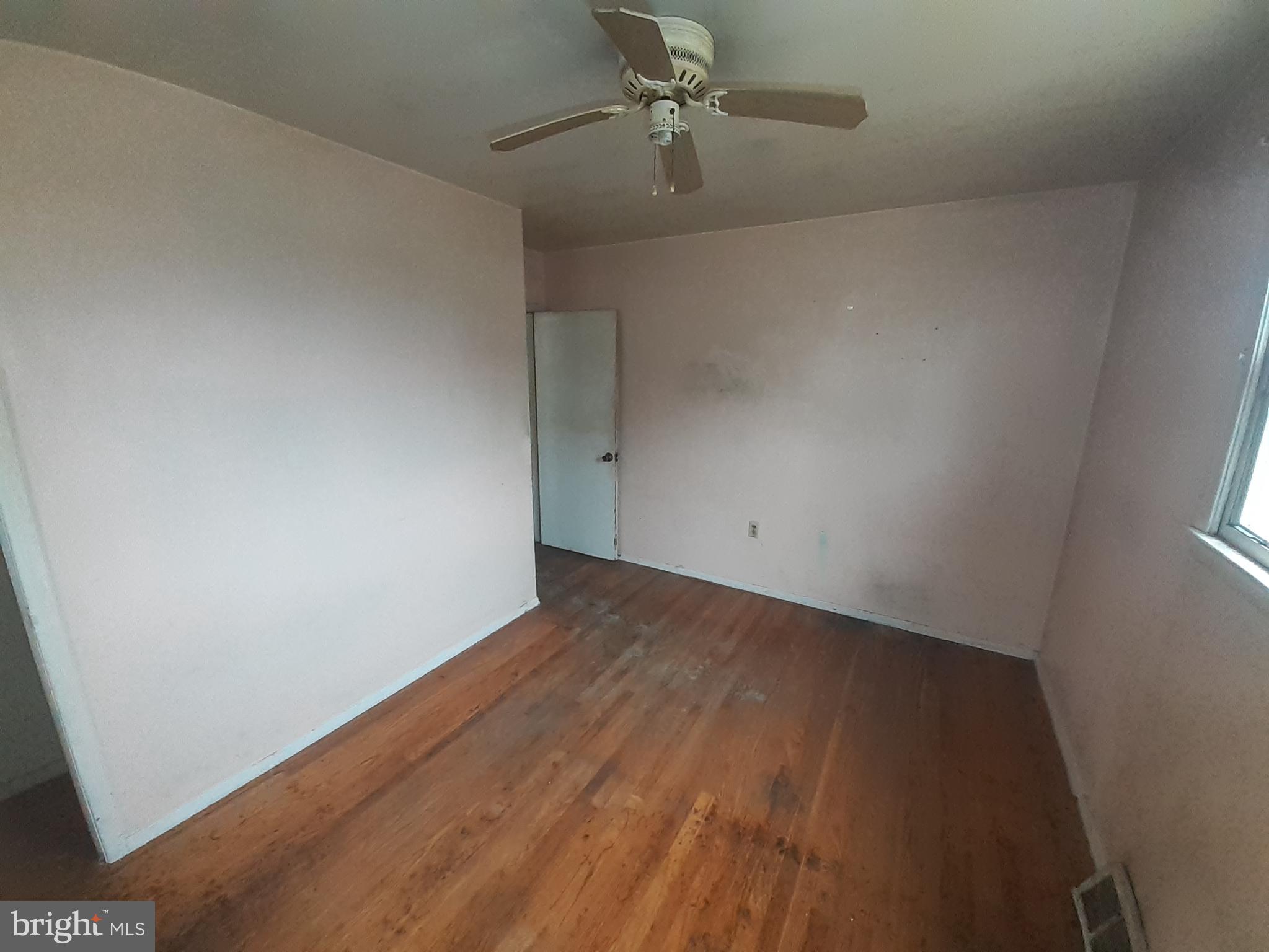 24 Eleanor AVENUE