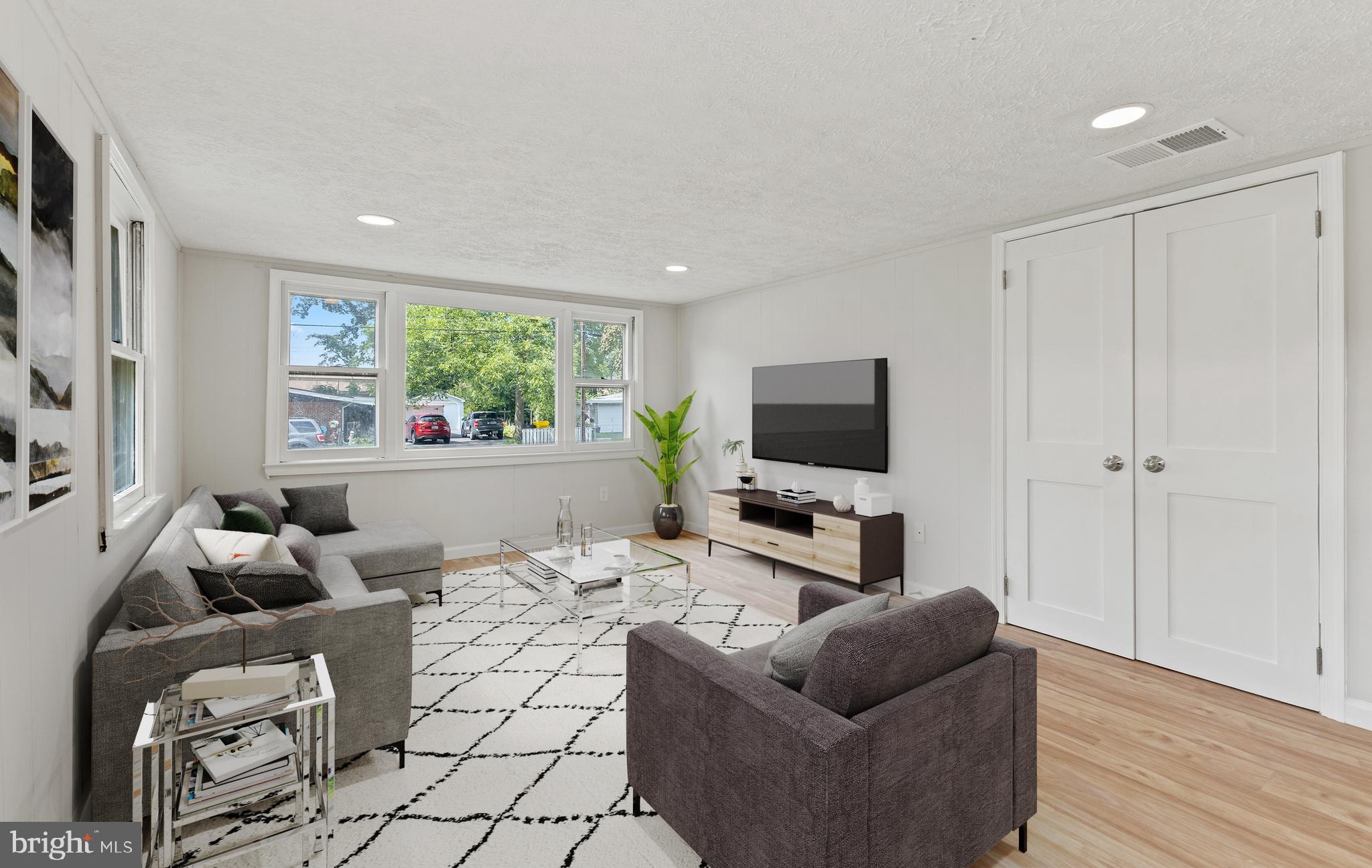 217 GLOUCESTER DRIVE