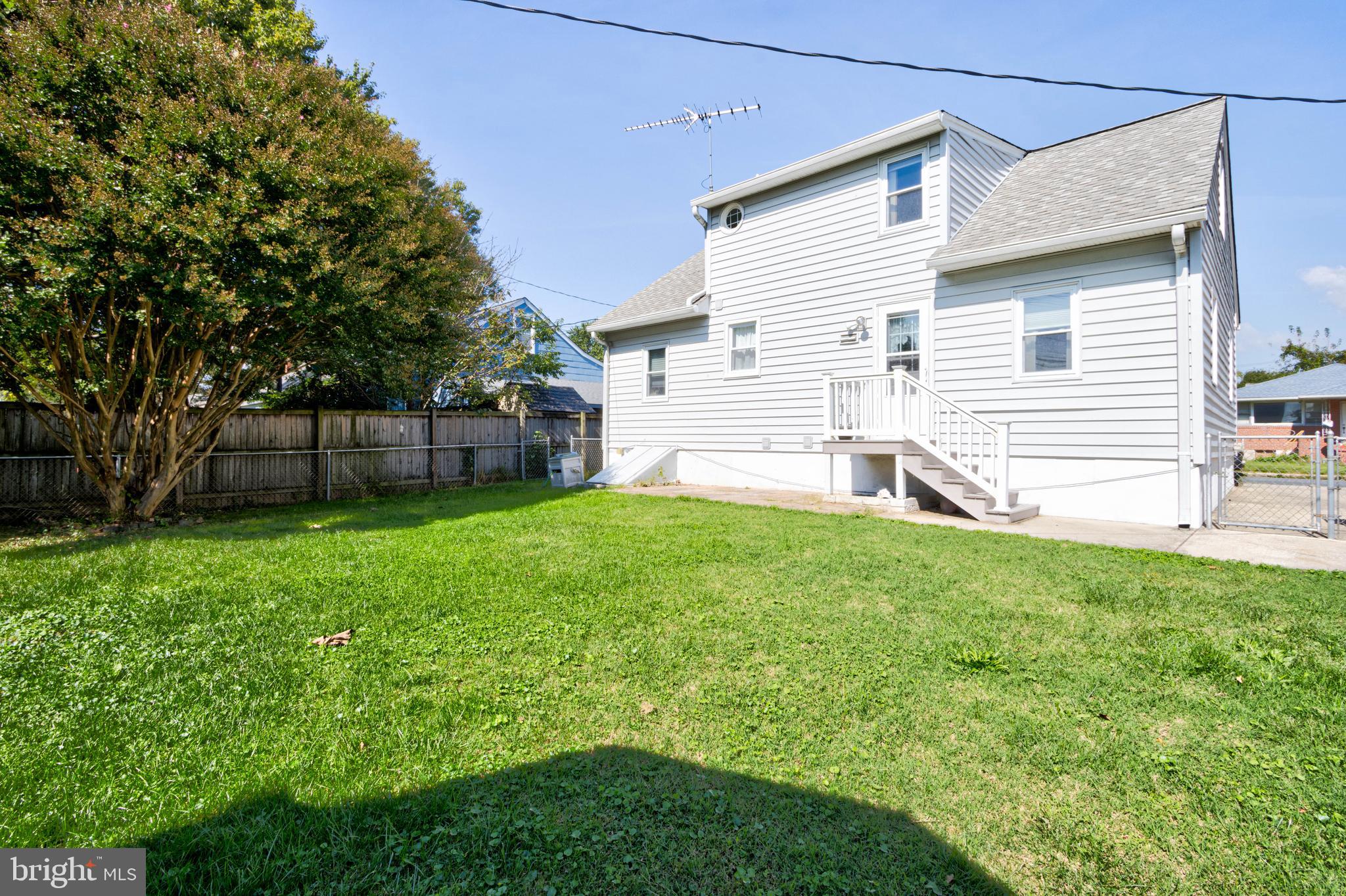 207 Camrose Ave Ave