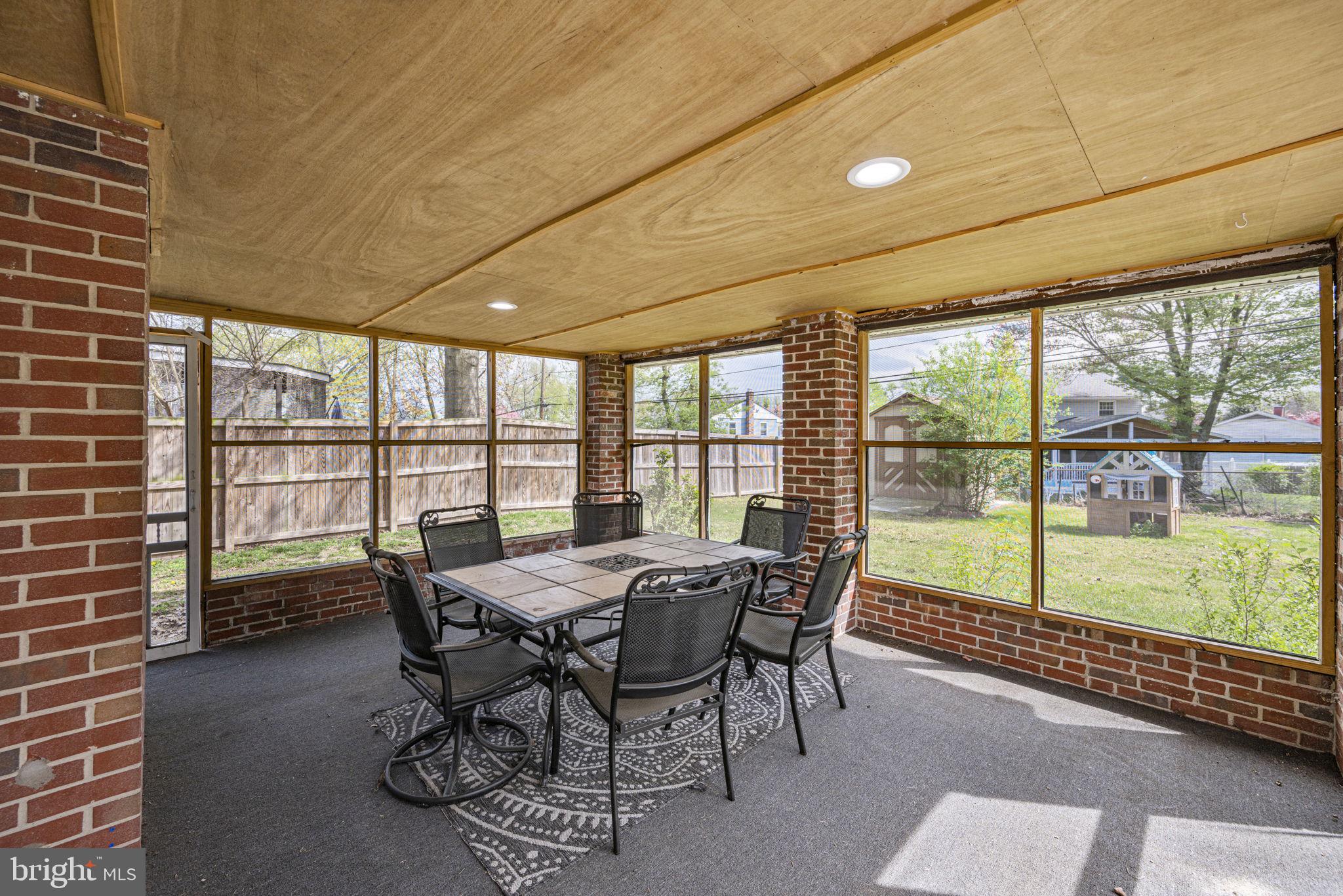 388 Phirne Rd W