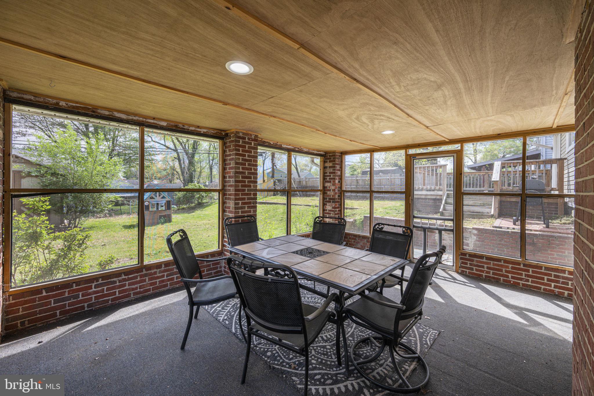388 Phirne Rd W