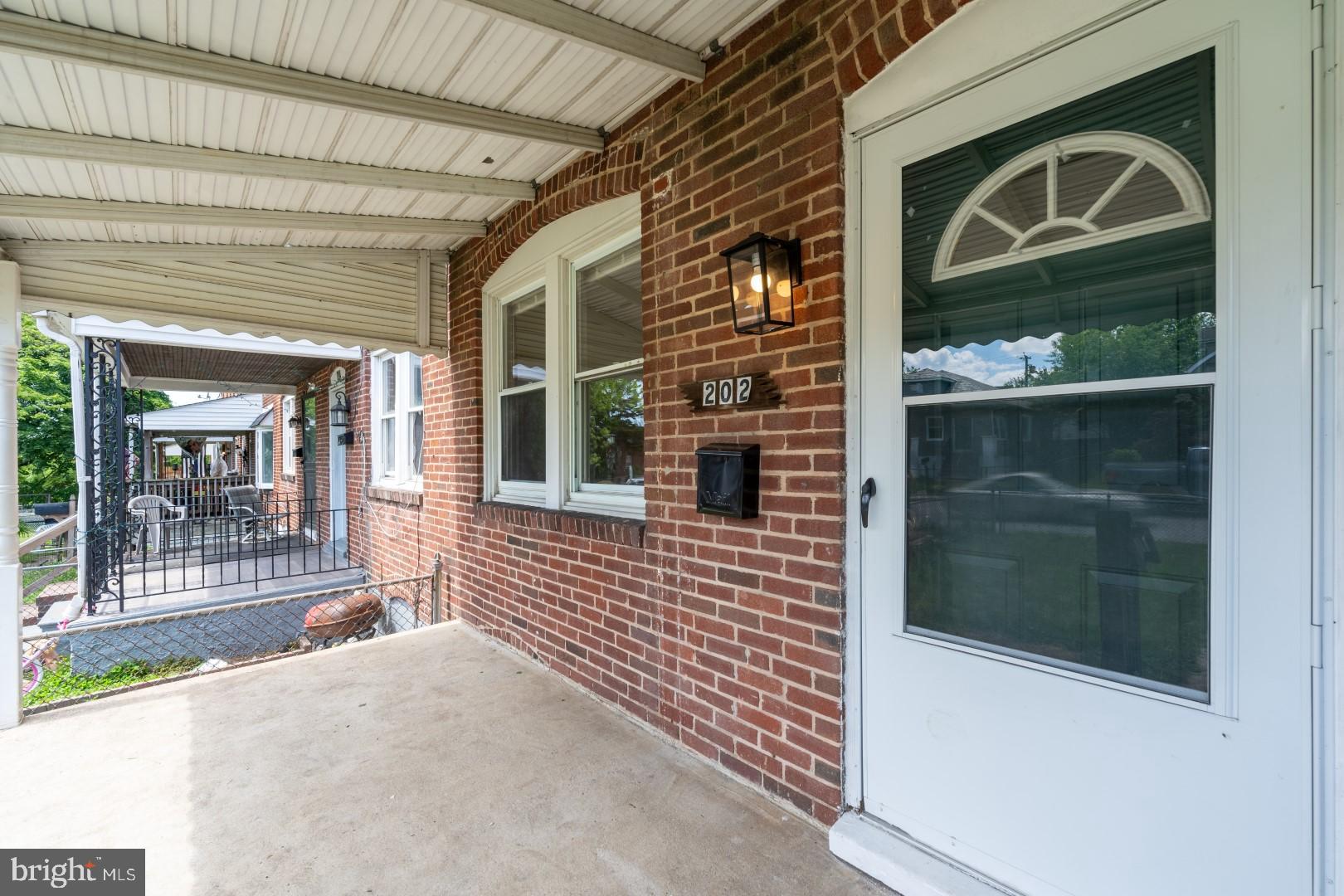 202 W Edgevale Rd