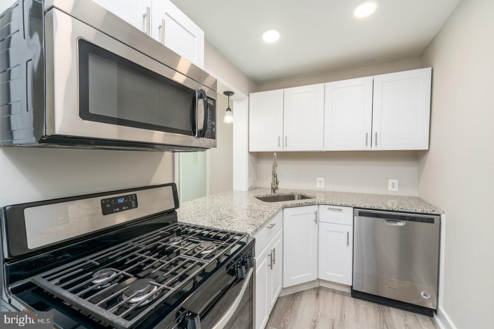 202 W Edgevale Rd