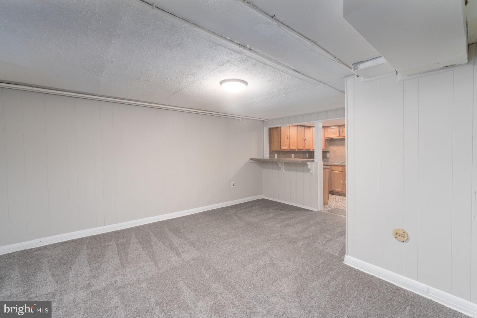202 W Edgevale Rd