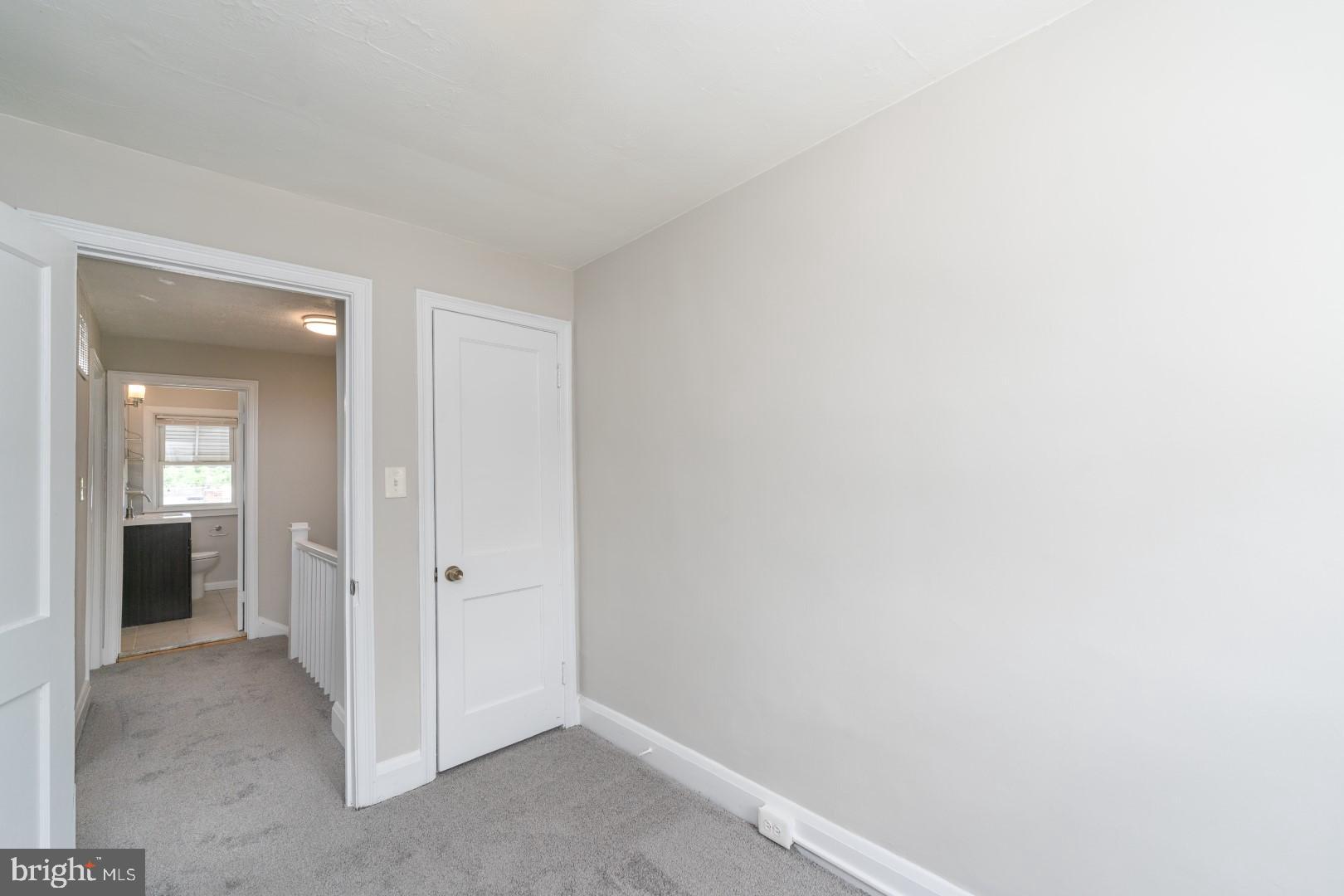 202 W Edgevale Rd