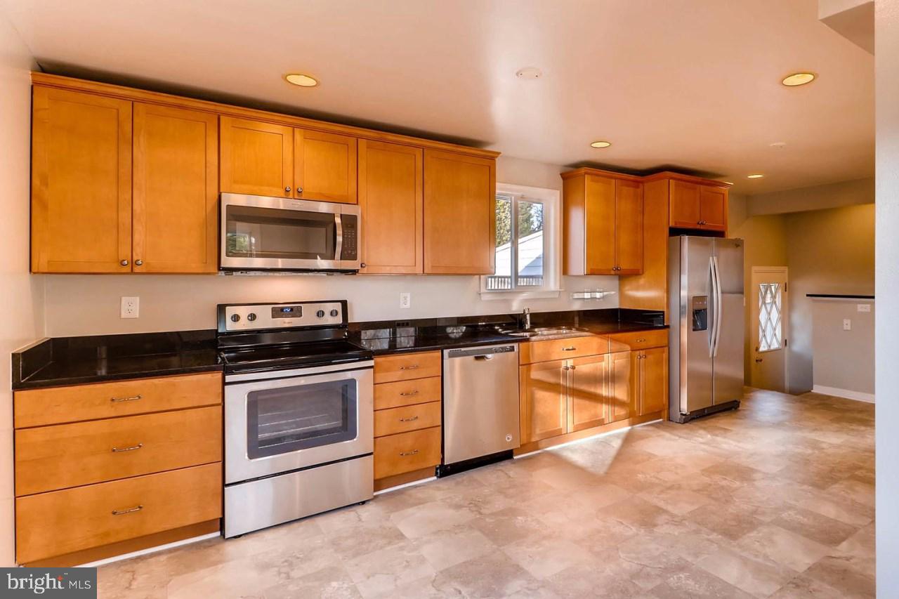 814 GEIS CIR