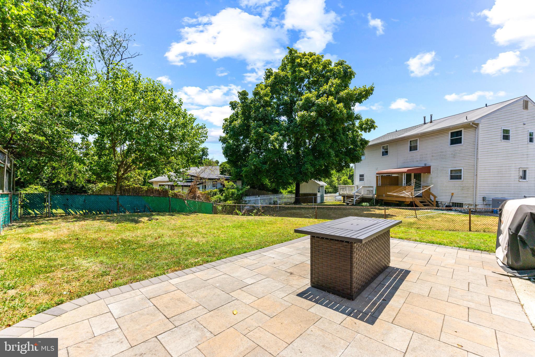 6515 Dolphin Ct