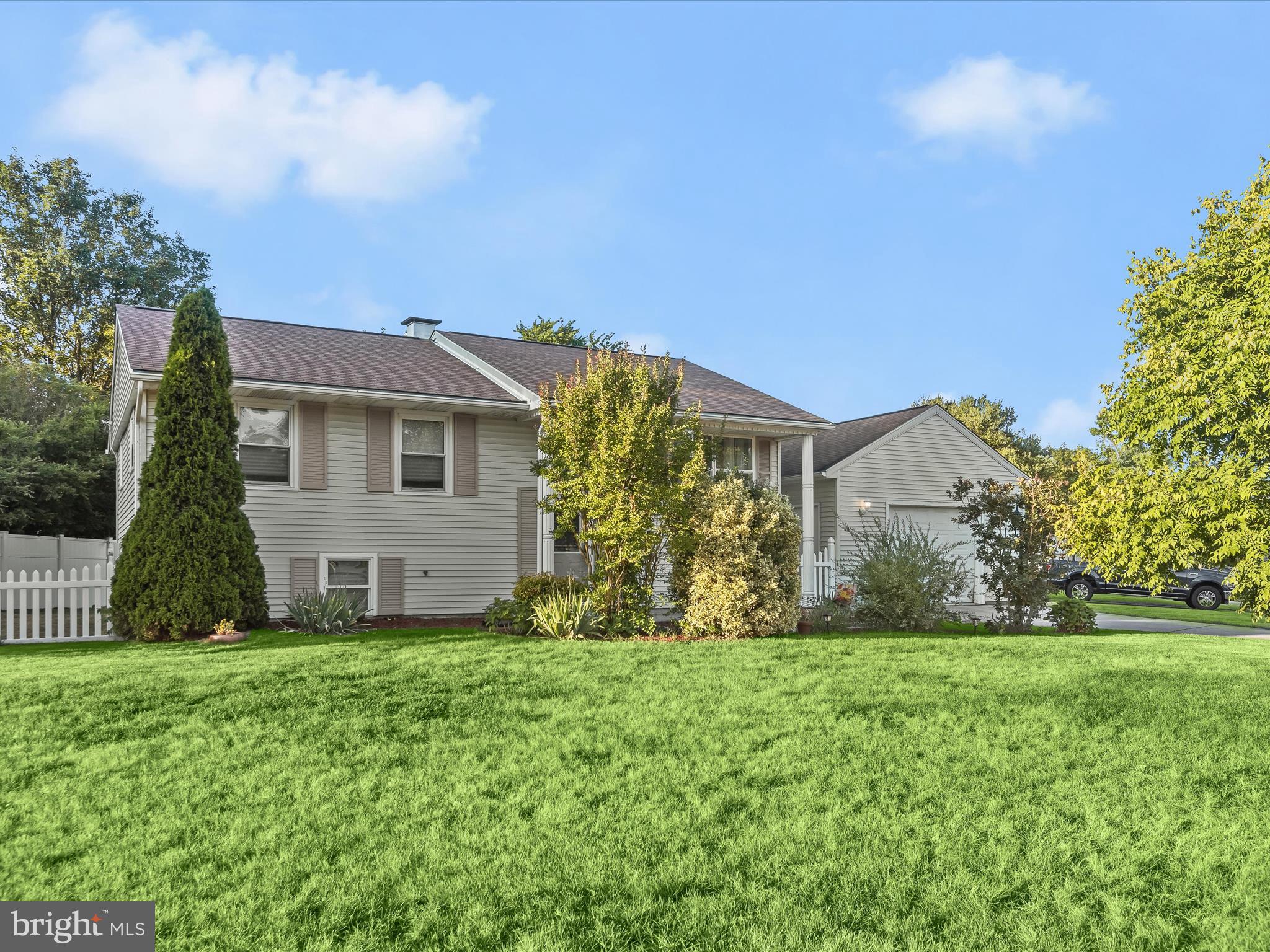 928 Princeton Ter