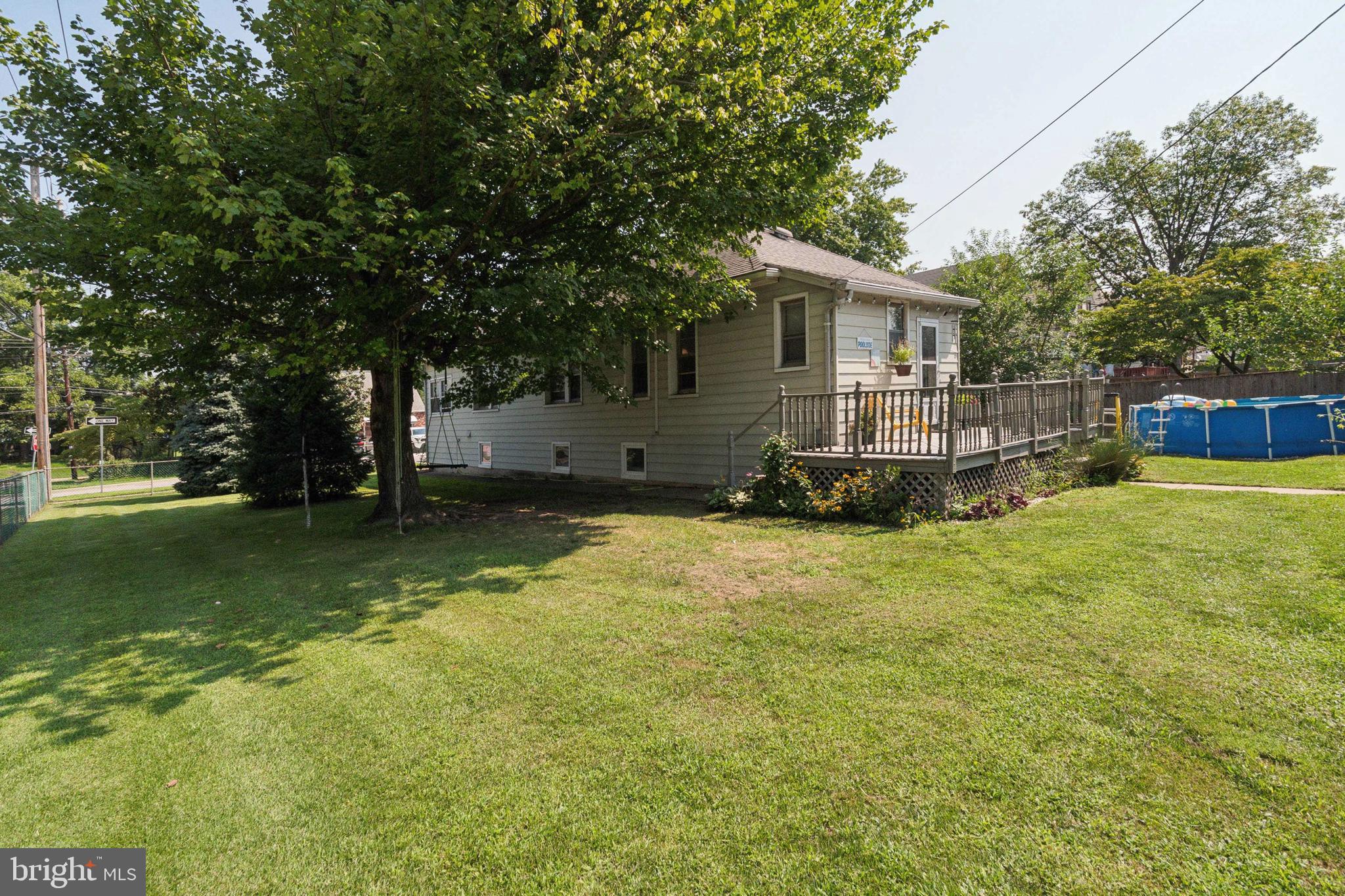 17 1st Ave