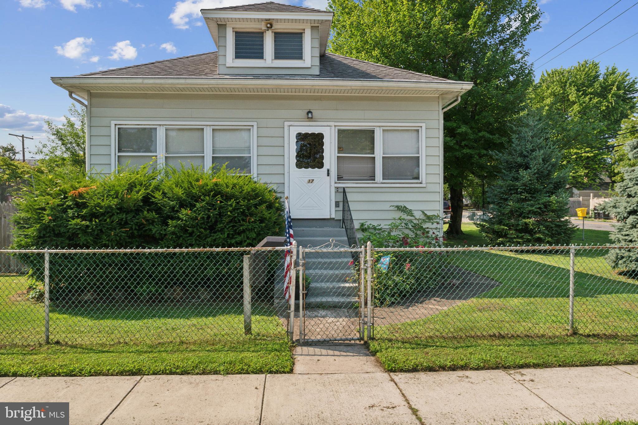 17 1st Ave