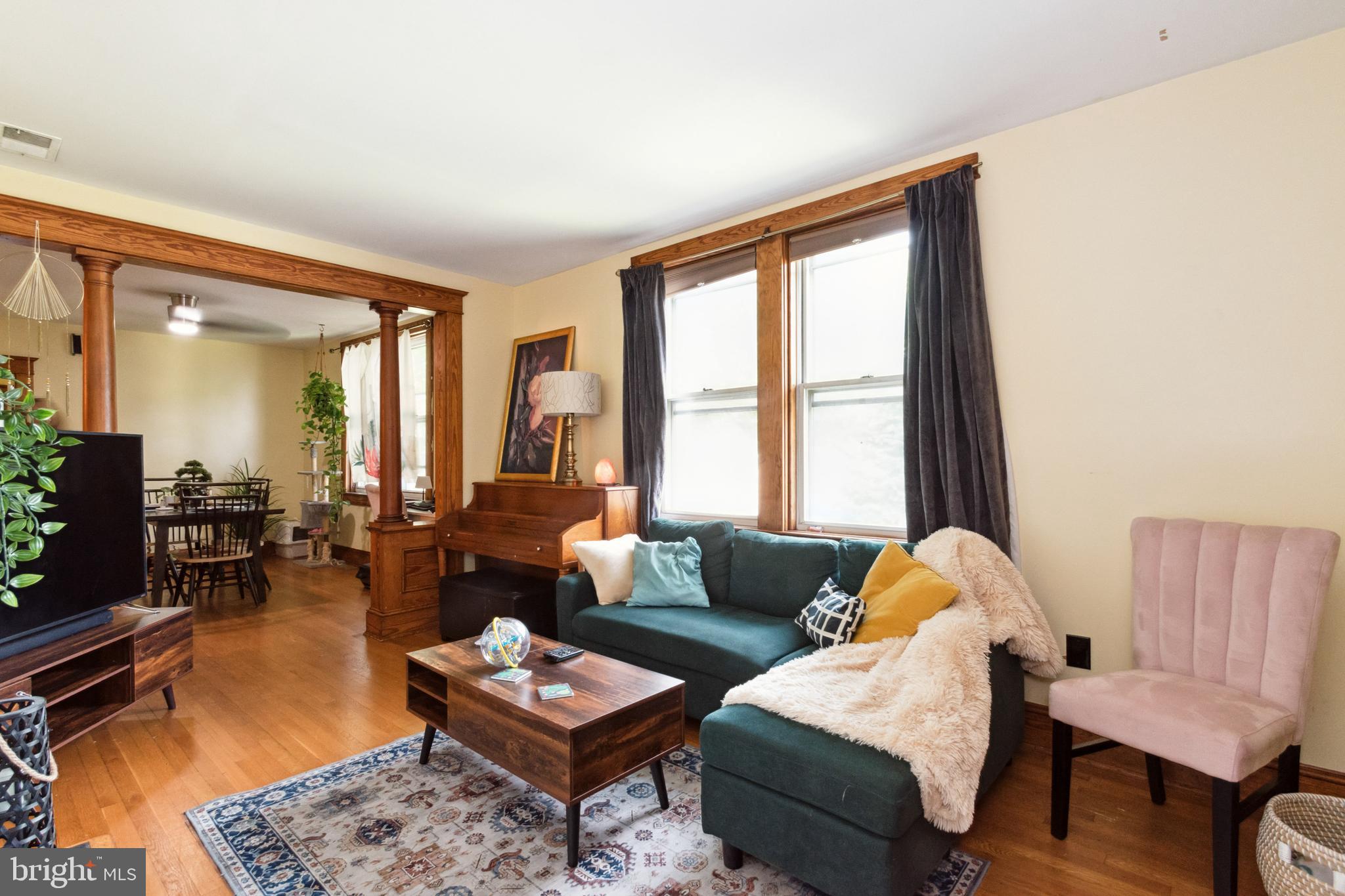 17 1st Ave