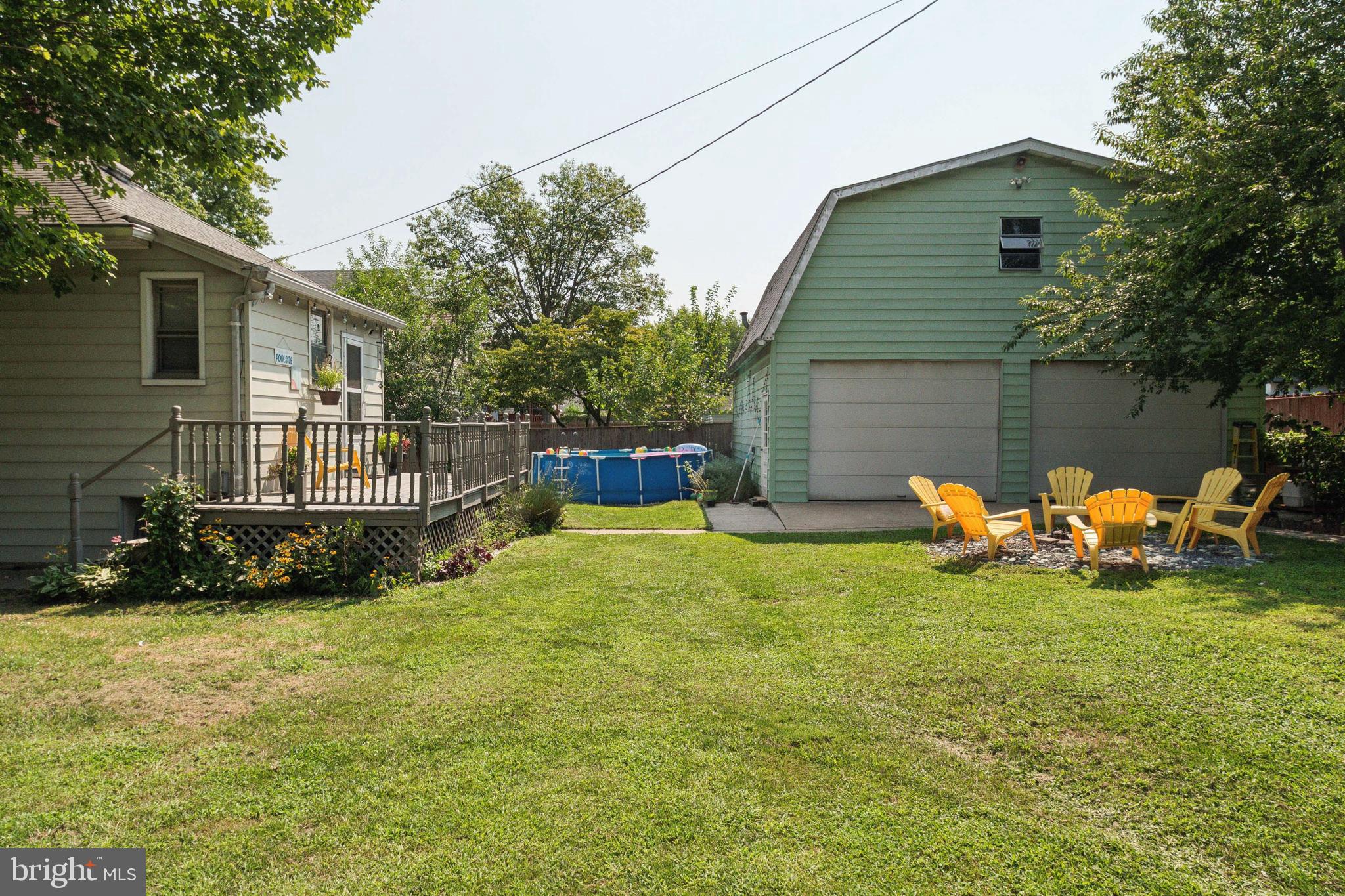 17 1st Ave