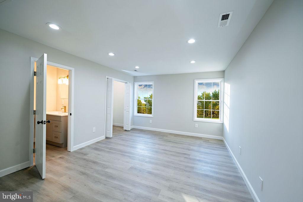 24 Eleanor Ave