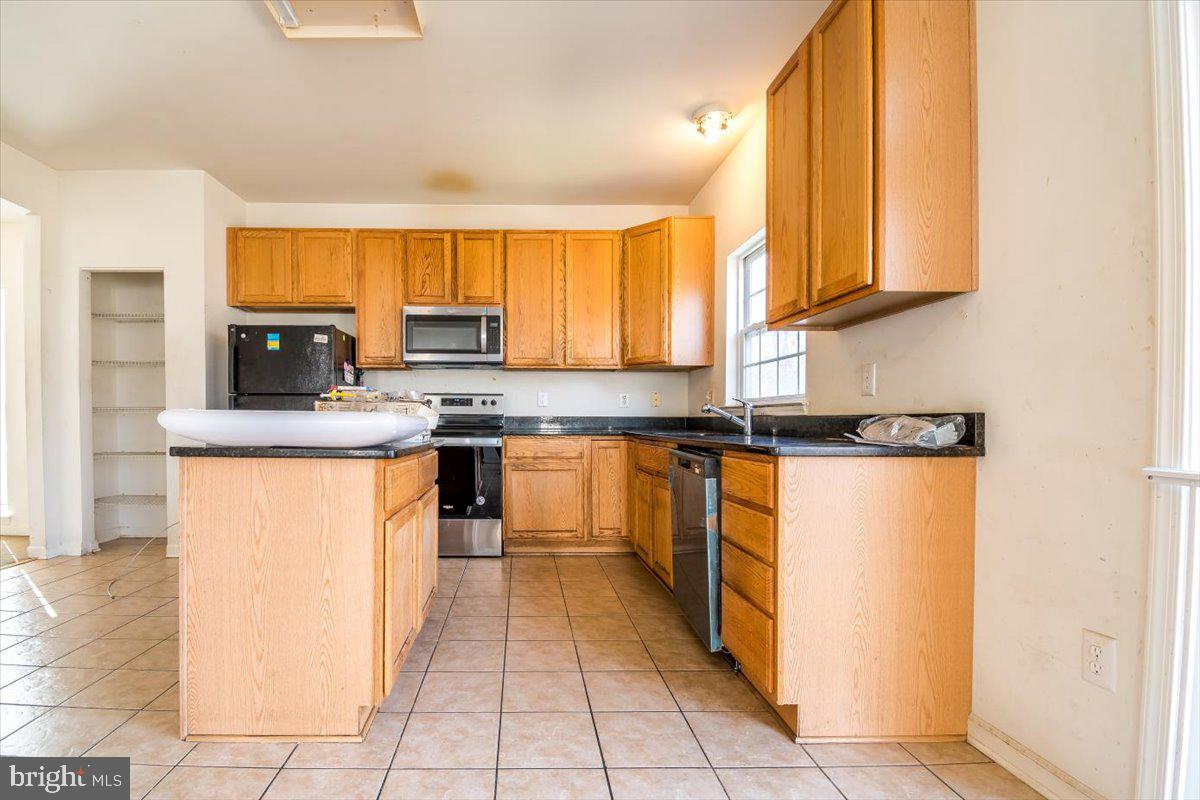 1716 Allerford Dr
