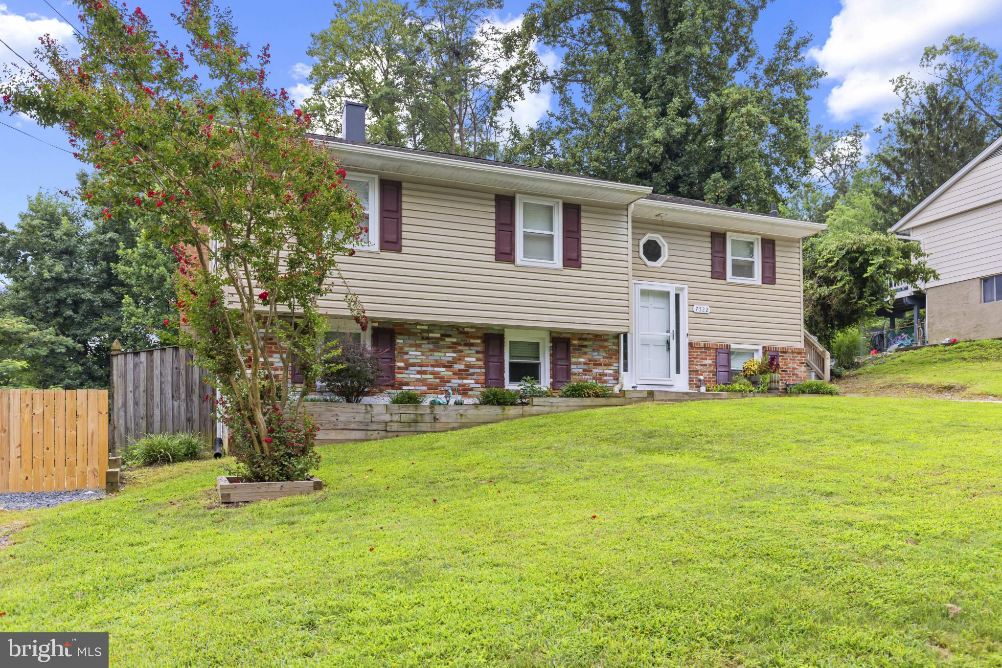 7522 MONTEVIDEO COURT