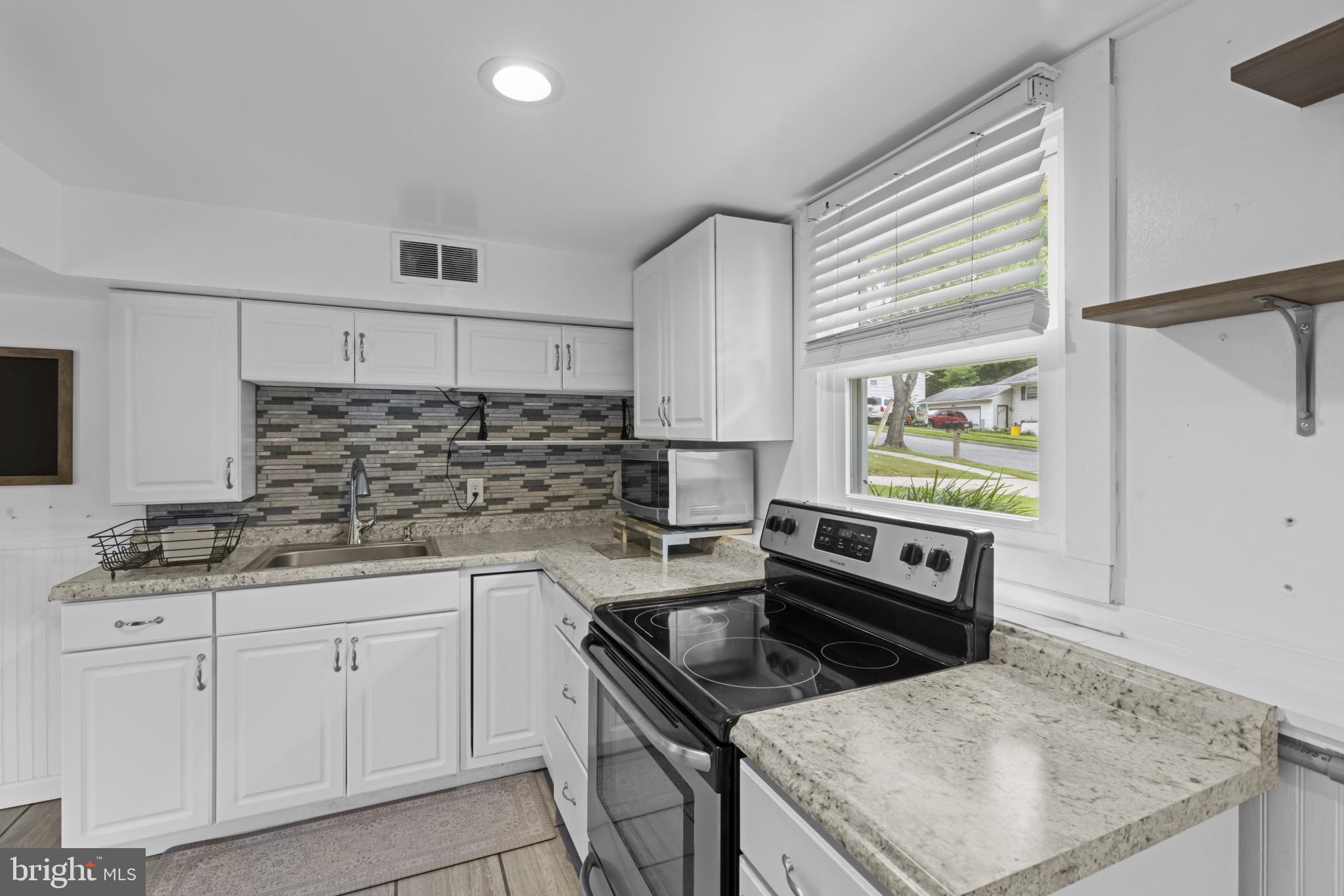 7522 MONTEVIDEO COURT