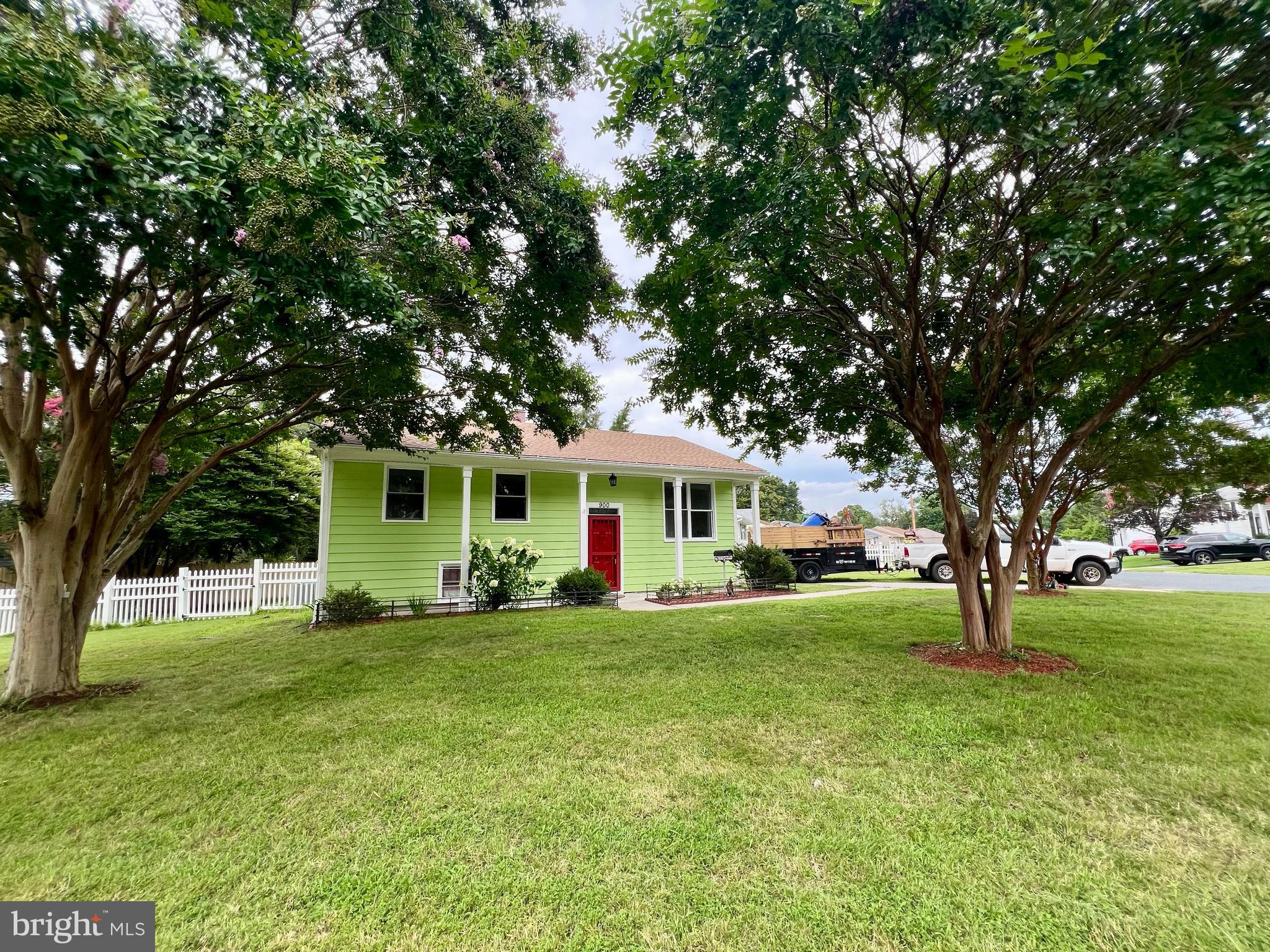 900 PRINCETON TERRACE