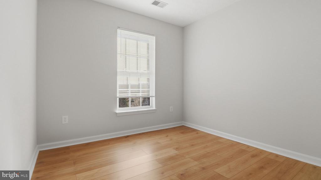 1404 PANGBOURNE WAY
